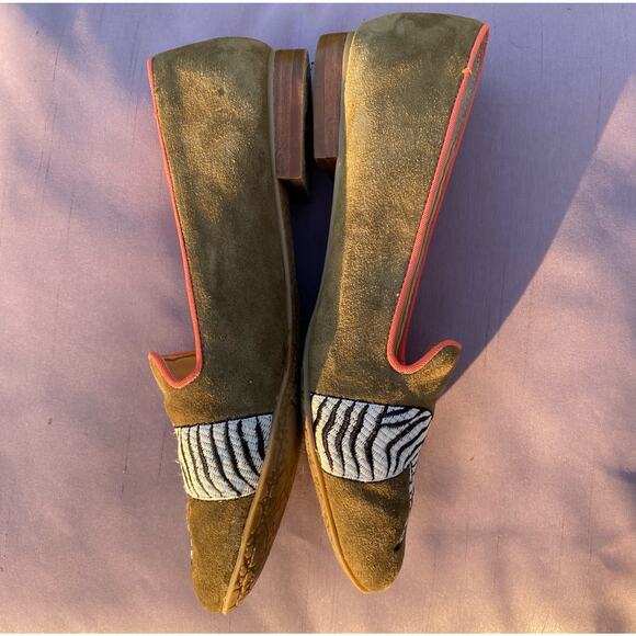 C. Wonder Zebra Embroidered Suede Flats Olive Green Orange Women's size 6.5 - Picture 5 of 11
